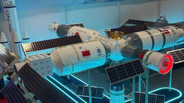 配资网app官方最新版本介绍 美“星舰”第八次试飞失败系一“猛禽”发动机硬件故障